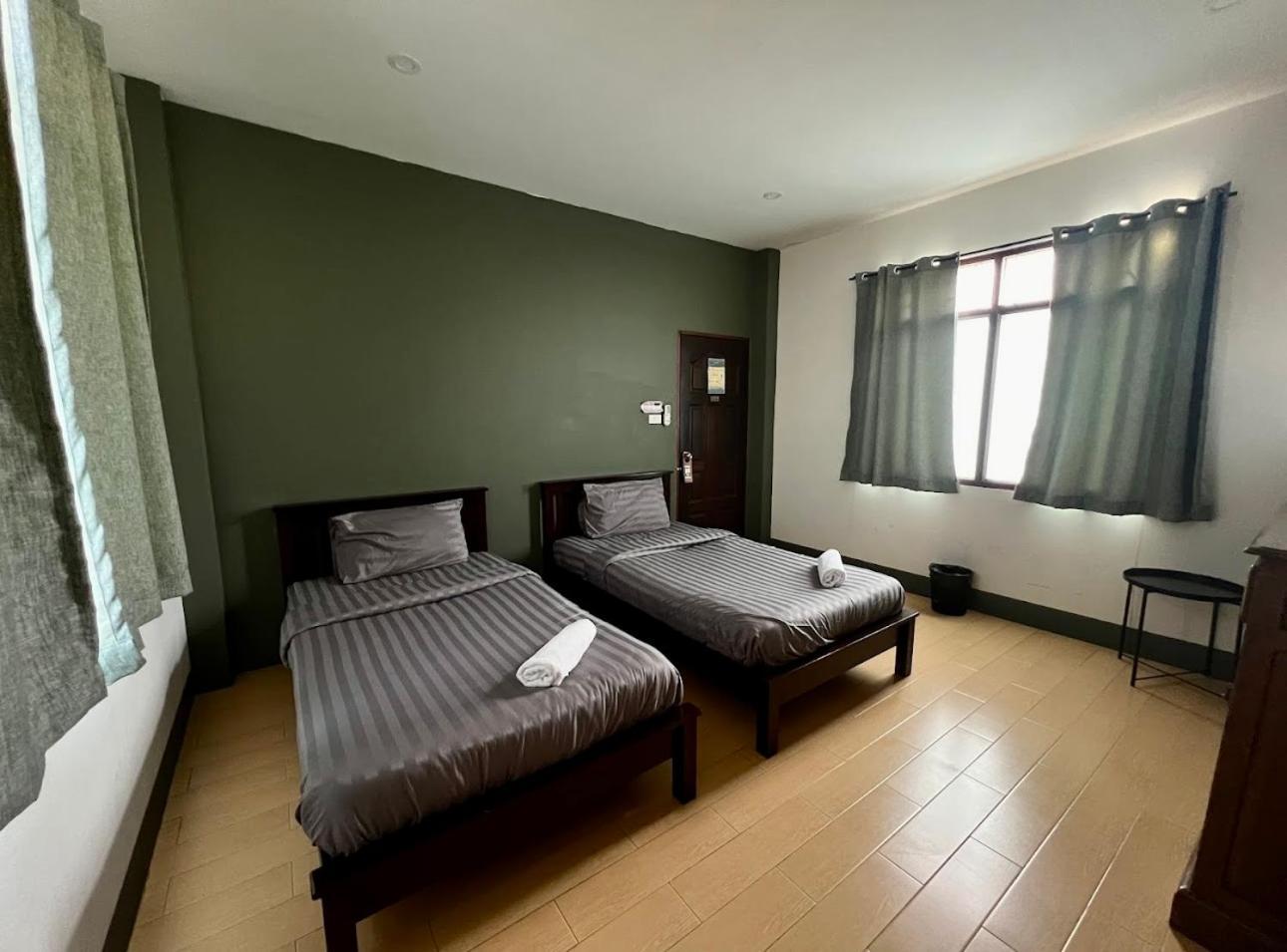 Niece Hostel Phuket - Sha Extra Plus Exteriér fotografie